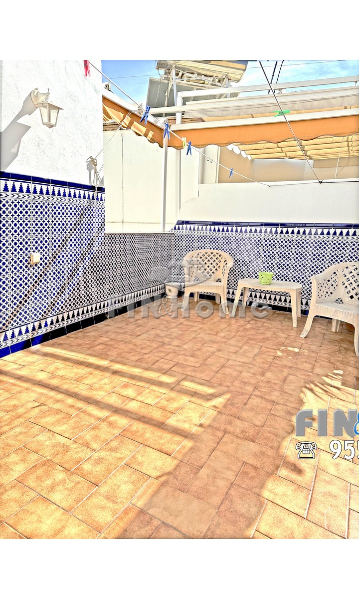 Ático con terraza en planta alta en fabulosa casa en venta en Triana Sevilla