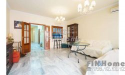 ELEGANTE CASA JUNTO A RONDA DE TRIANA SEVILLA DE RECIENTE CONSTRUCCIÓN